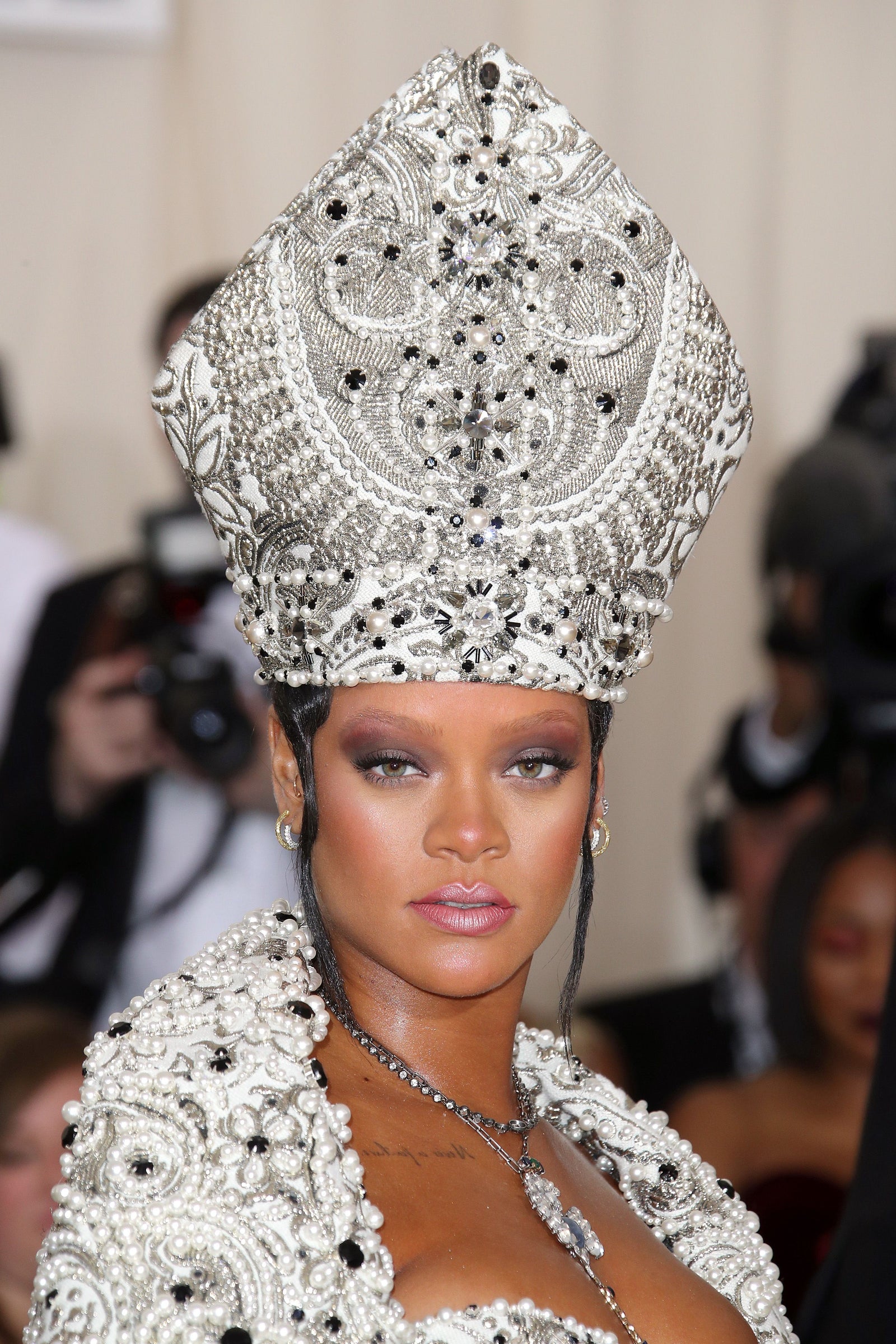 A simply stunning Rihanna at the 2018 Met Ball in an antique diamond rivière from Kentshire