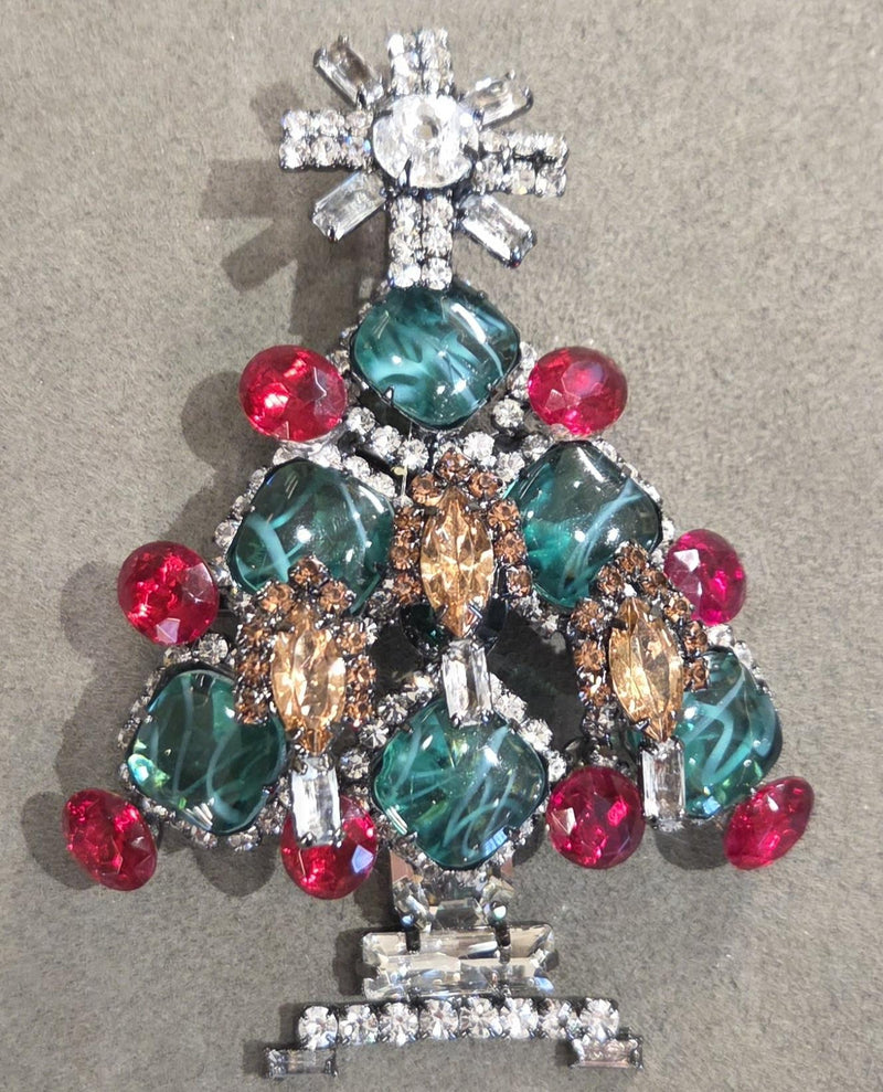 Larry Vrba Christmas tree brooch in marbelized green cabochon