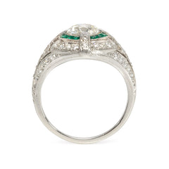Art Deco diamond and calibré emerald ring