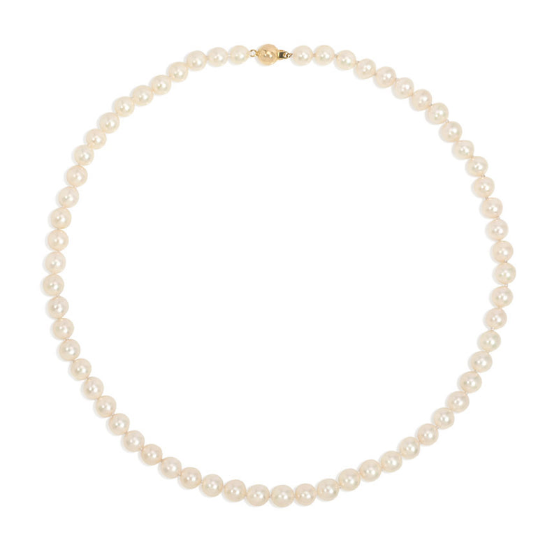 Light creamy Akoya pearl necklace