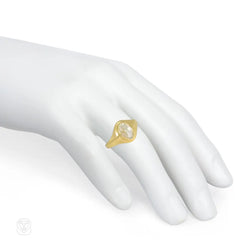 Art Deco diamond and gold ring of tapered design