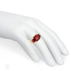 Bulgari spinel and gold ring