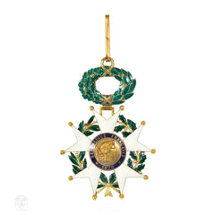 Early 20th century gold and enamel Légion d'honneur badge, Cartier case