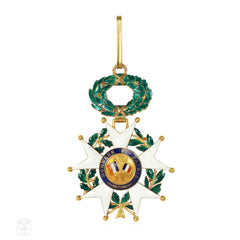 Early 20th century gold and enamel Légion d'honneur badge, Cartier case