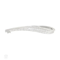 Estate tapered undulating diamond bracelet