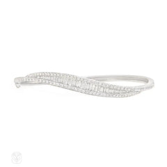 Estate tapered undulating diamond bracelet