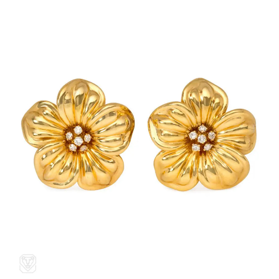 Gold Flower Earrings Van Cleef And Arpels Paris