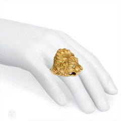 Gold lion ring, Van Cleef & Arpels