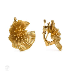 Gold ribbed flower earrings, Tiffany & Co