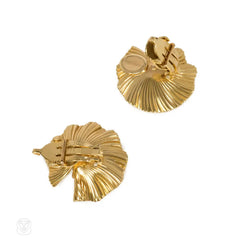 Gold ribbed flower earrings, Tiffany & Co