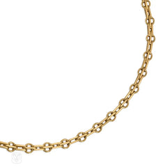Gold stylized gatelink chain