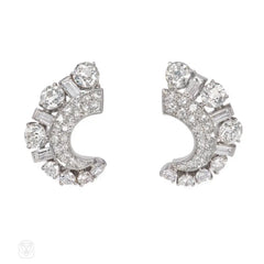 Retro crescent-shaped diamond earrings