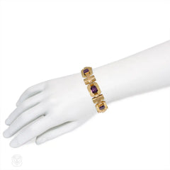 Retro gold and synthetic corundum bracelet