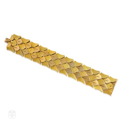 Retro gold fish scale design bracelet