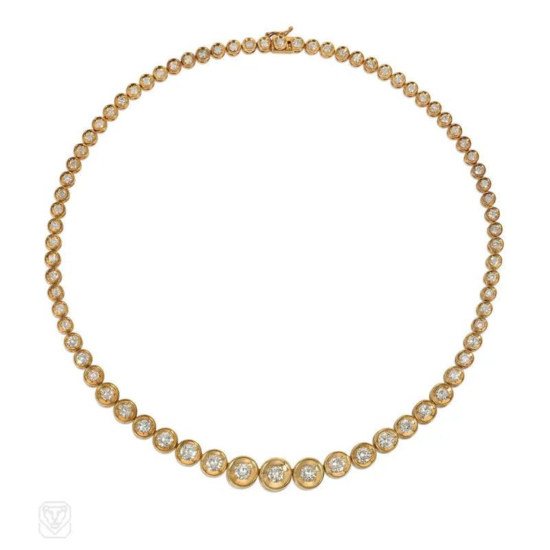 Retro Style Tapering Gold And Diamond Disc Necklace